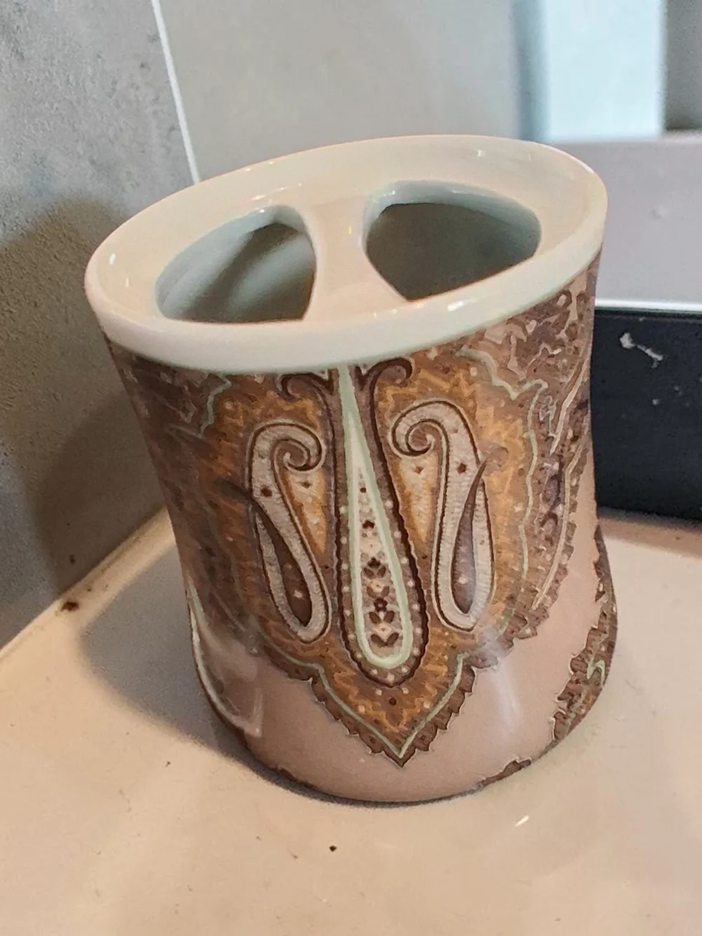 Croscill ceramic tissue box coverand Toothbrush Tan, Brown, and Gold Paisley.